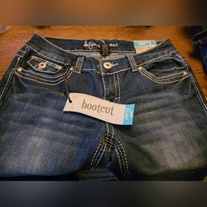 Ariya Bootcut Jeans Curvy Sz 9/10 Brand New With Tags.